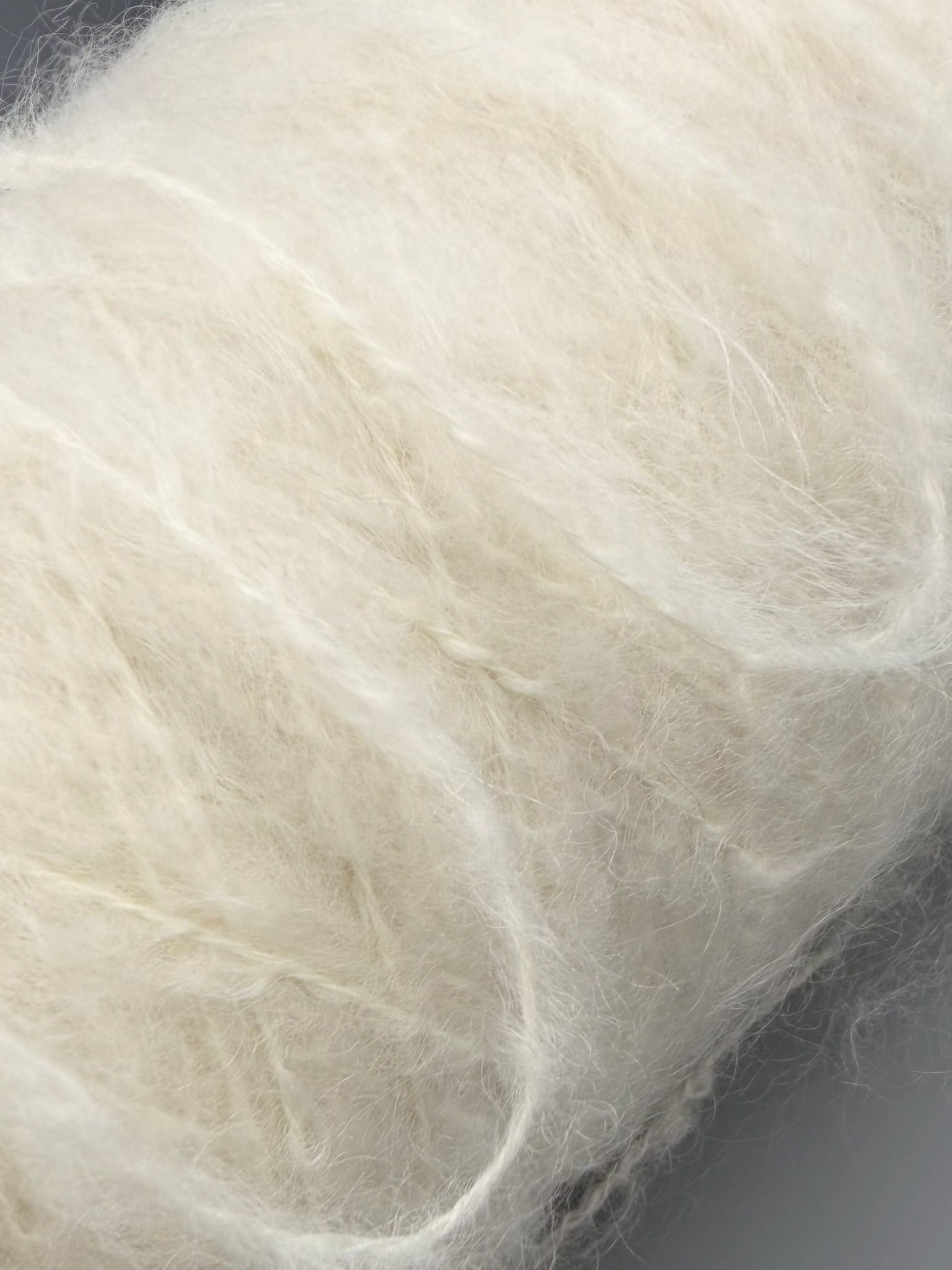 Sesia Milledue – Mohair & Schurwolle 120m/100g Warmes Creme 0080